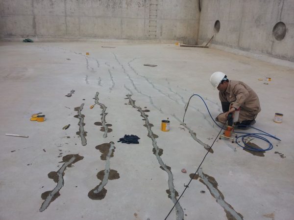 chống thấm bơm foam