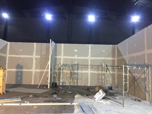 vách thạch cao phim trường