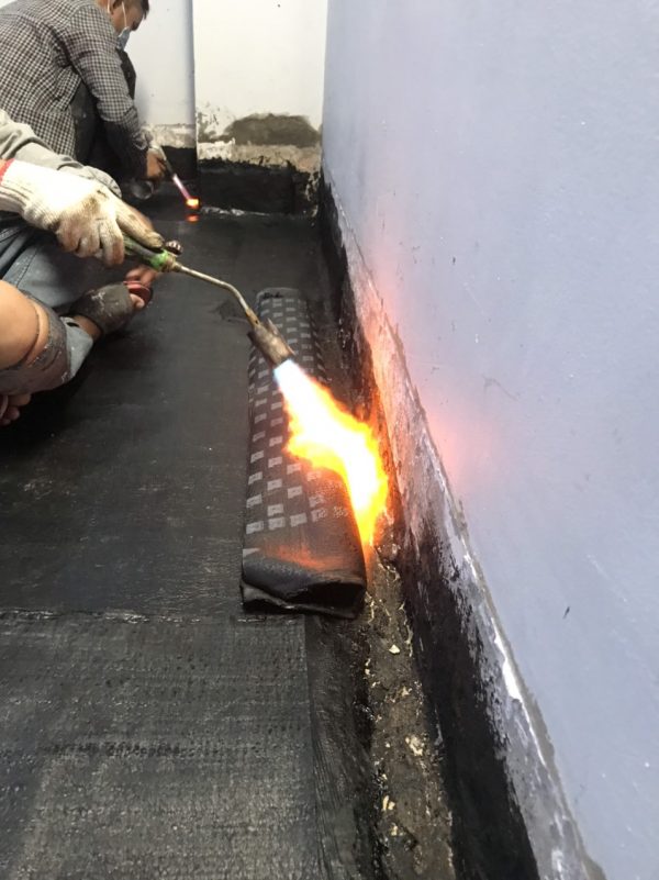 chống thấm chân tường