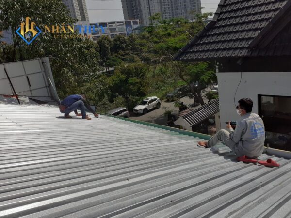 công trình chống dột mái tôn quận 2