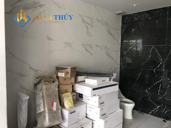 ốp gạch nhà vệ sinh quận 2